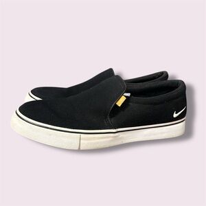 Women’s Nike Court Royale shoes size 9.5